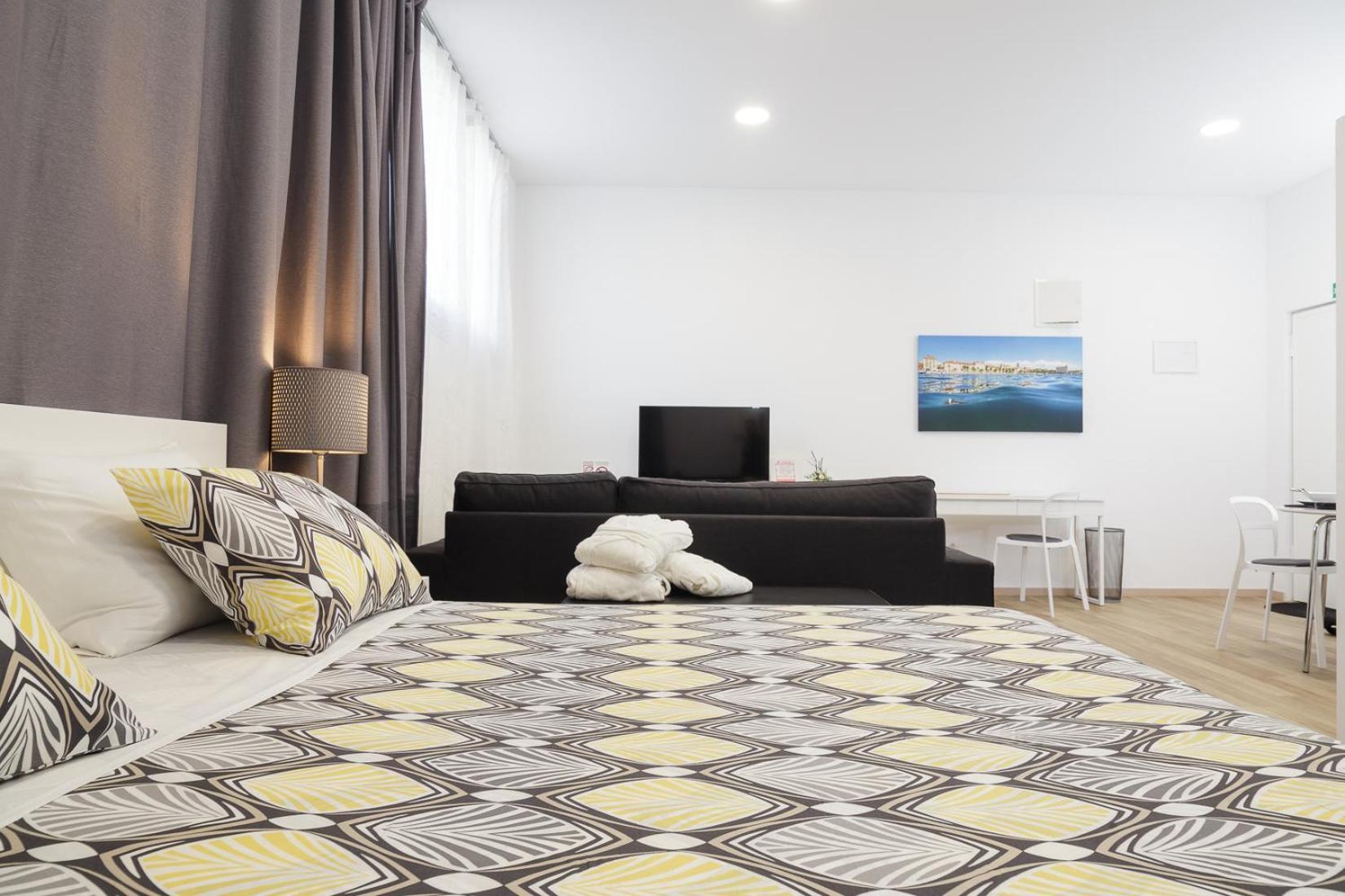 Apartment Aspalathos Centar - Center, A Few Minutes' Walking Distance To The Unesco Palace, Parking Lot In Front Of The *