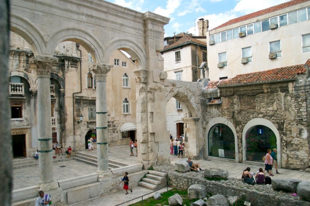 Apartment Aspalathos Centar - Center, A Few Minutes' Walking Distance To The Unesco Palace, Parking Lot In Front Of The Split