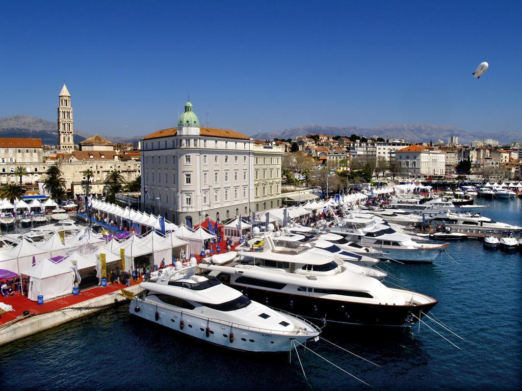 Apartment Aspalathos Centar - Center, A Few Minutes' Walking Distance To The Unesco Palace, Parking Lot In Front Of The