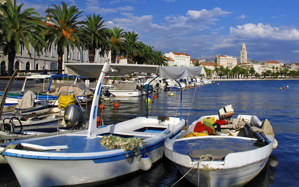 Apartment Aspalathos Centar - Center, A Few Minutes' Walking Distance To The Unesco Palace, Parking Lot In Front Of The